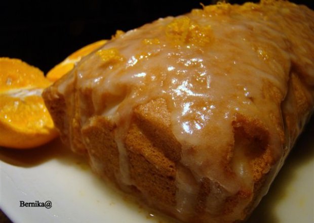 Fotografia przedstawiająca Pomarańczowy keks