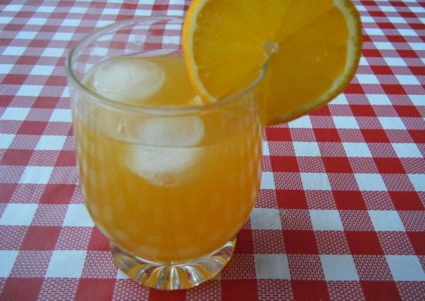 Fotografia przedstawiająca Pomarańczowy świt