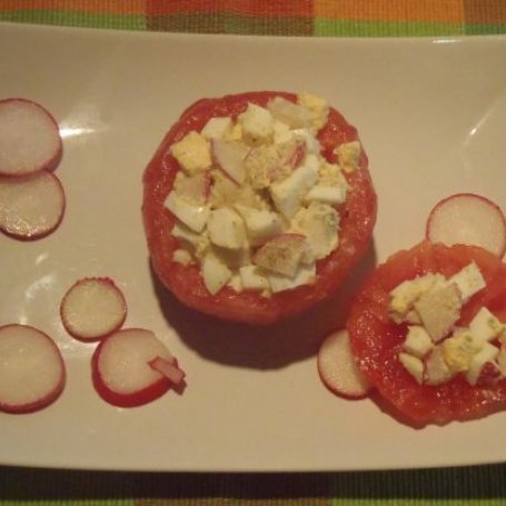 Krok 3 - Pomidor nadziewany gorgonzolla i jajkiem foto