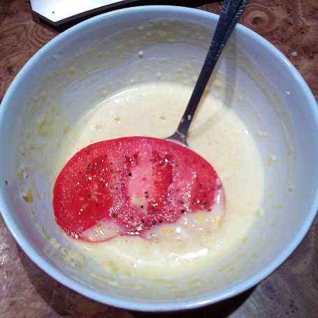 Krok 5 - Pomidor w cieście serowym foto