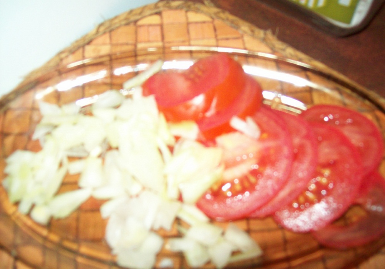Pomidor z cebulką foto