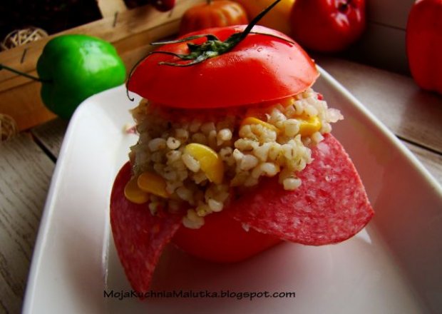 Fotografia przedstawiająca Pomidorek nadziewany kaszą perłową