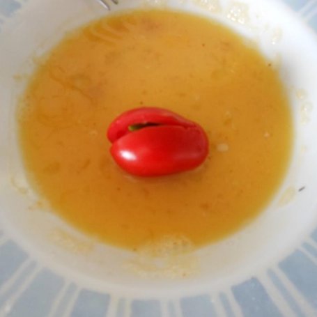 Krok 3 - Pomidorki daktylowe z lejącym sercem foto