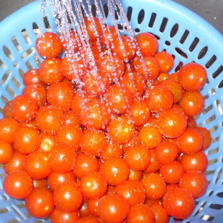Krok 1 - Pomidorki koktajlowe w zalewie solnej foto