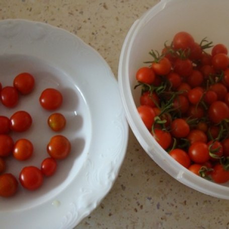 Krok 1 - Pomidorki w cieście ziołowym foto
