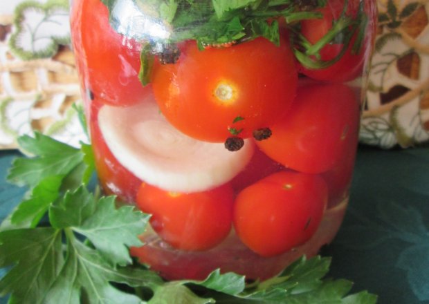 Fotografia przedstawiająca Pomidorki w galaretce (do sałatek i potraw zimnych)