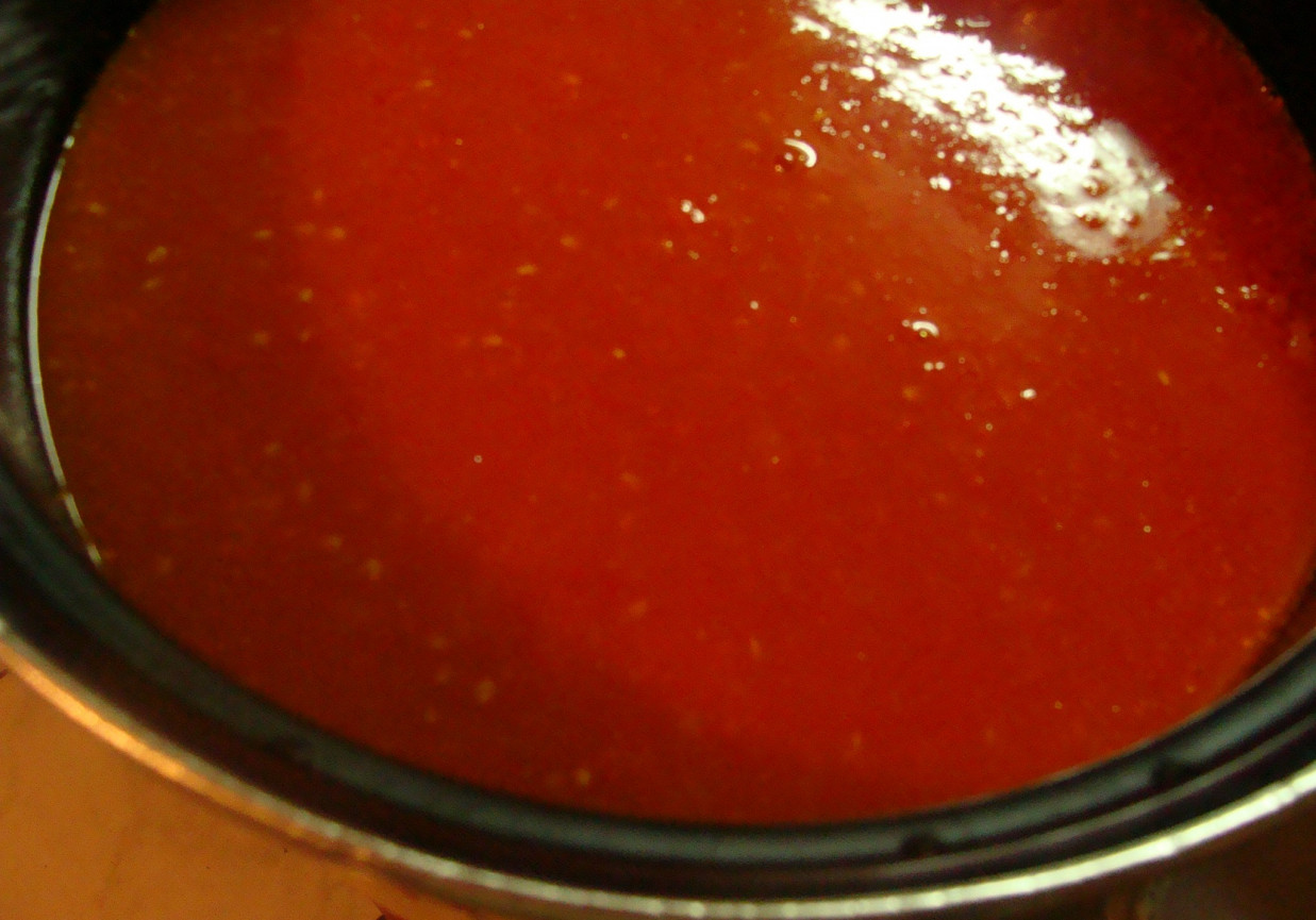 Pomidorki w sosie pomidorowym foto