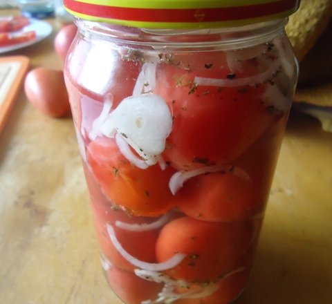 Fotografia przedstawiająca Pomidorki w zalewie