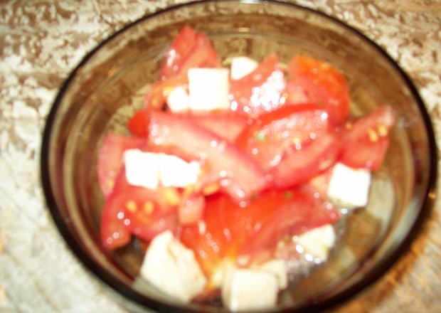 Fotografia przedstawiająca Pomidorki z serem feta