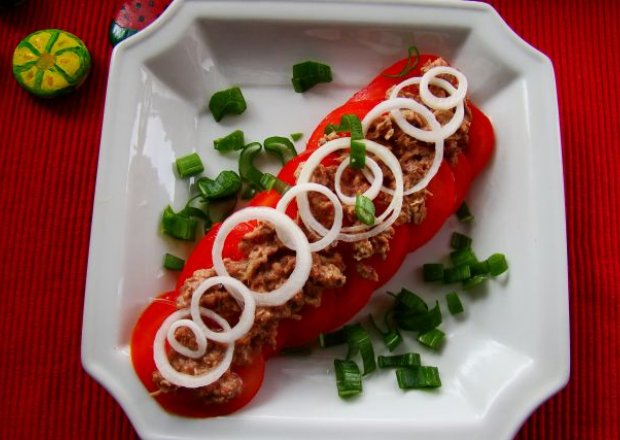Fotografia przedstawiająca Pomidorki z tuńczykiem