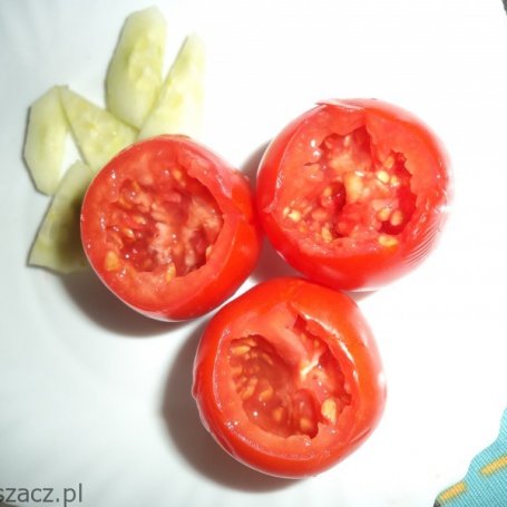 Krok 2 - pomidorki z twarogowym wsadem -dodatek do kanapki z szynką foto
