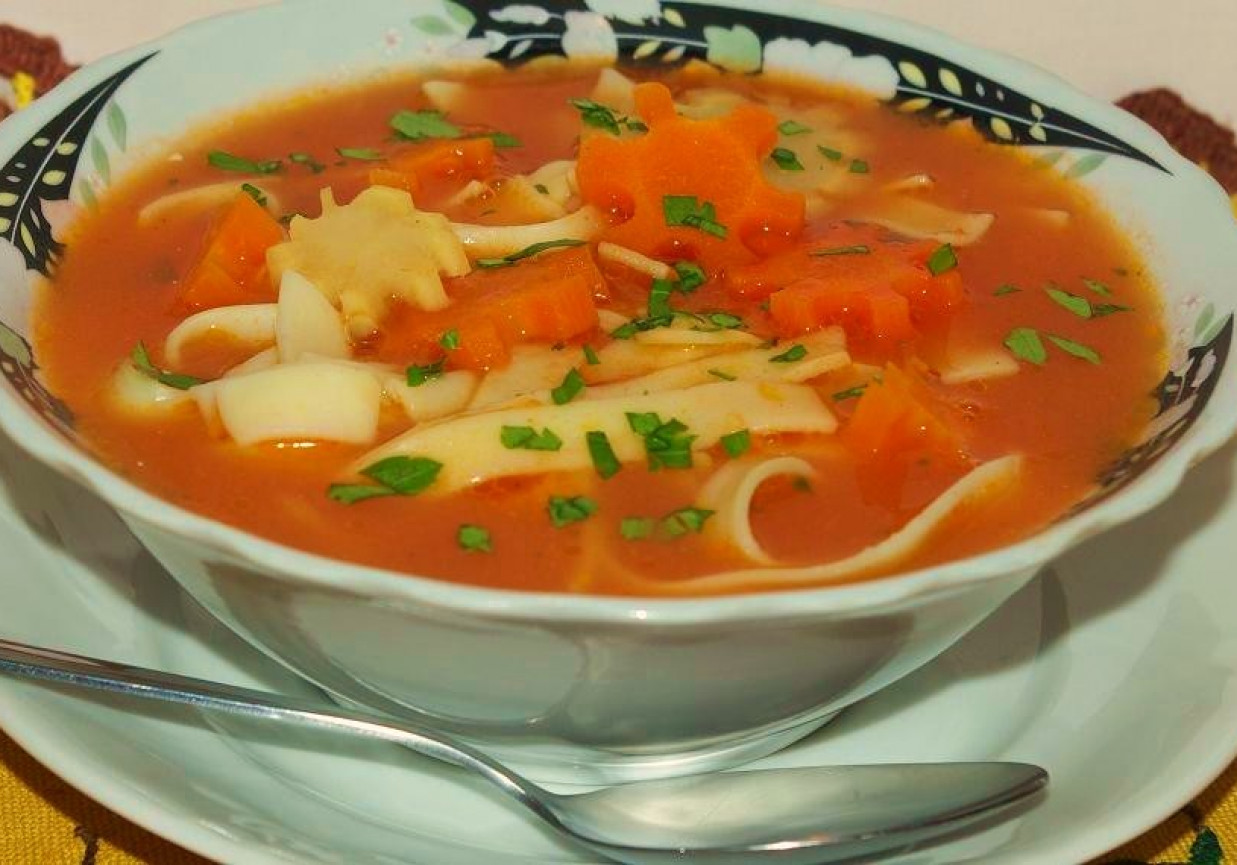 Pomidorowa czyli \'Ulubiona\' z makaronem foto