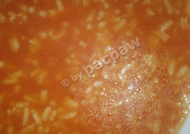 Fotografia przedstawiająca Pomidorowa gotowana z ryżem