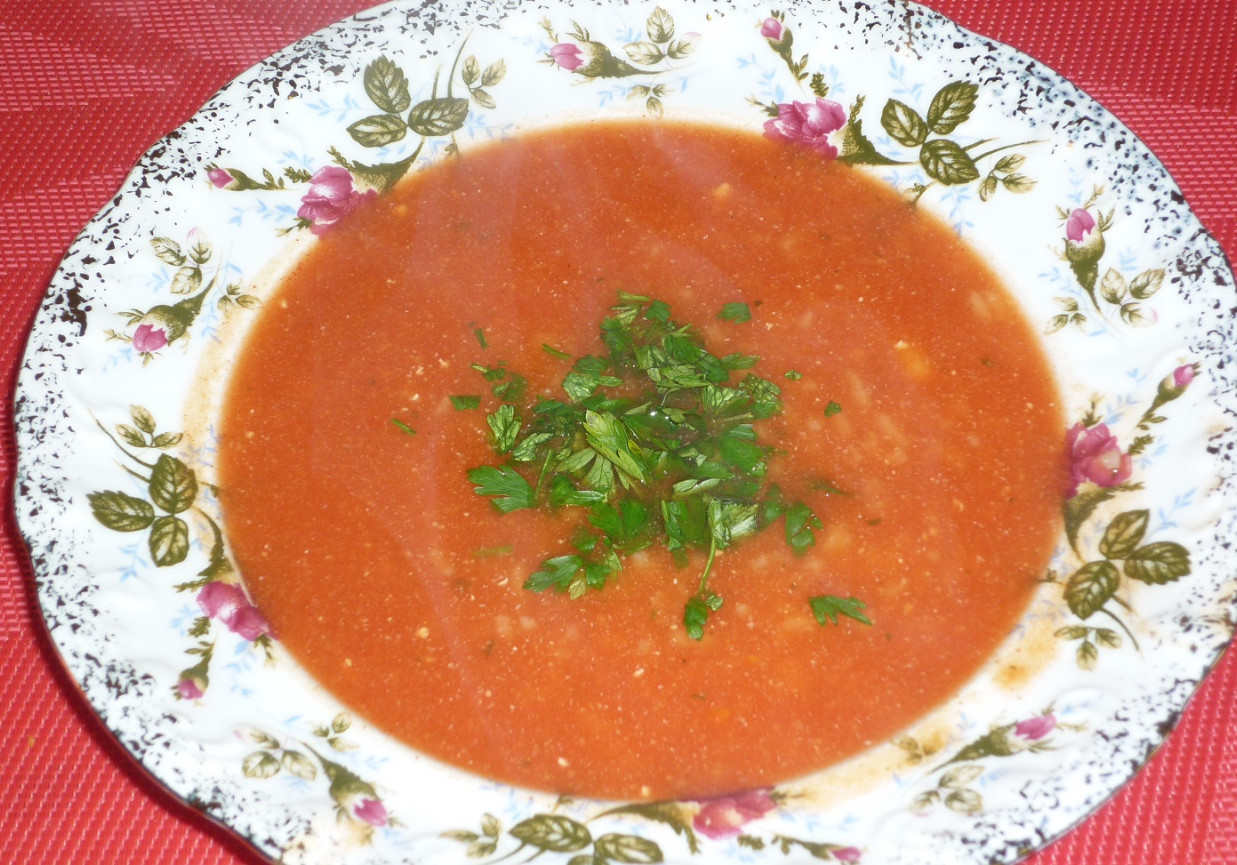 Pomidorowa na warzywnym wywarze foto