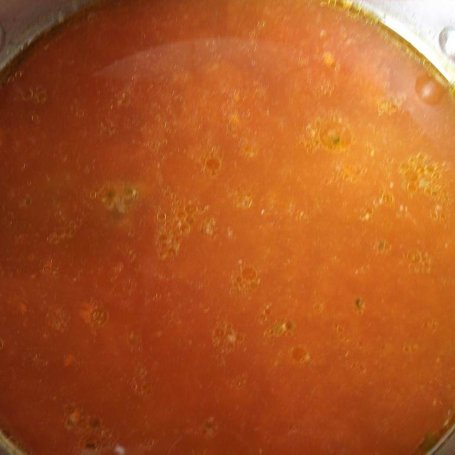 Krok 3 - Pomidorowa polewka z grzankami  foto