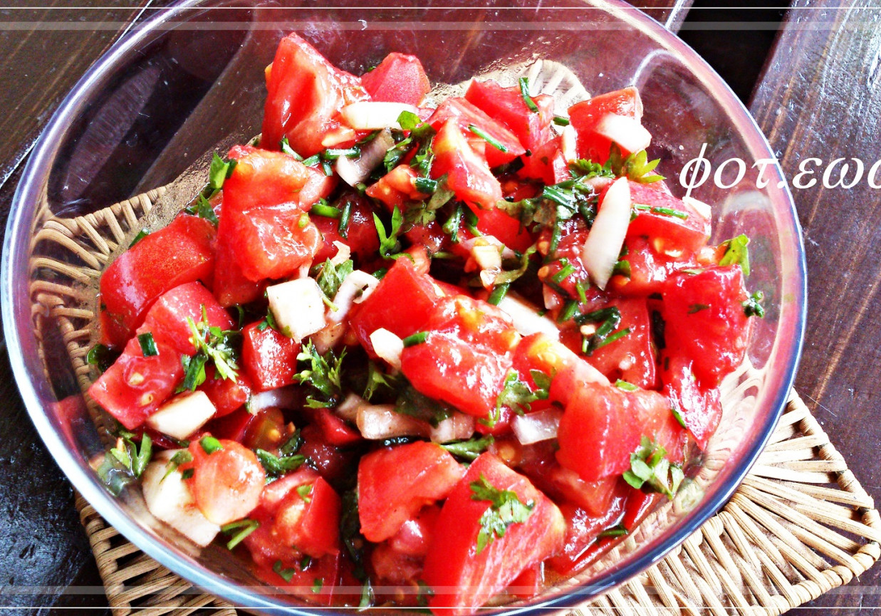 Pomidorowa sałatka z octem balsamicznym foto
