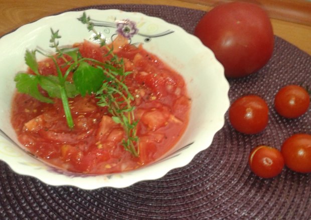 Fotografia przedstawiająca Pomidorowa salsa