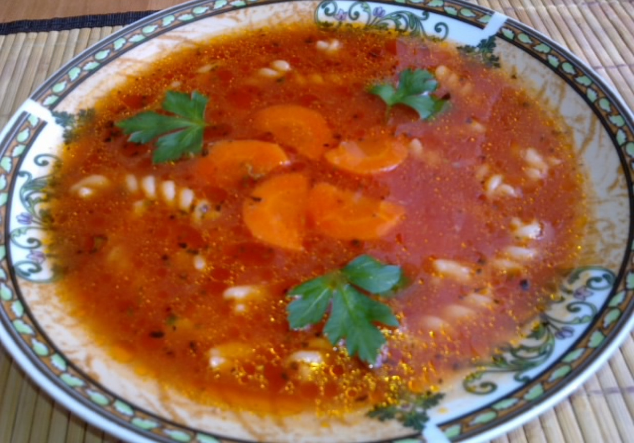 Pomidorowa z bazylią foto