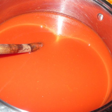 Krok 3 - Pomidorowa z groszkiem łuskanym foto