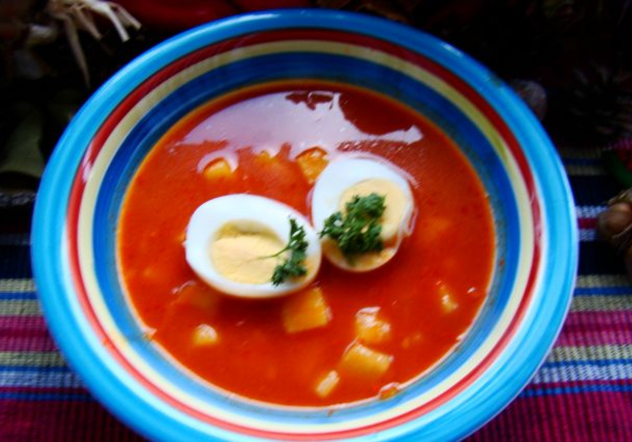 Pomidorowa z kartoflami i jajkiem foto