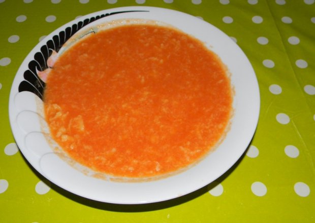 Fotografia przedstawiająca Pomidorowa z lanymi