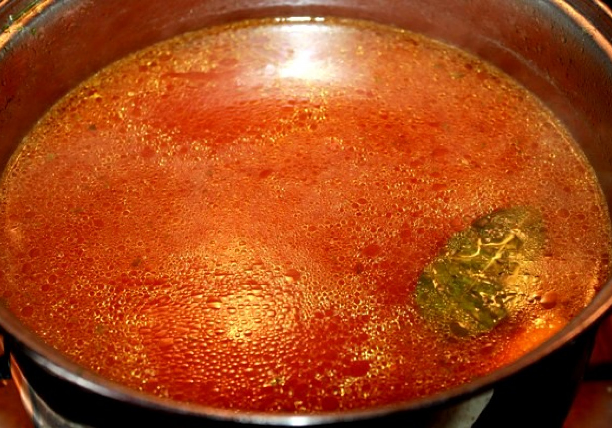 Pomidorowa z makaronem foto