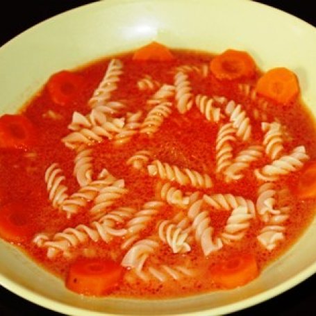 Krok 4 - Pomidorowa z makaronem foto
