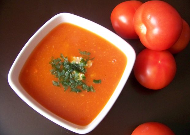 Fotografia przedstawiająca Pomidorowa z papryką