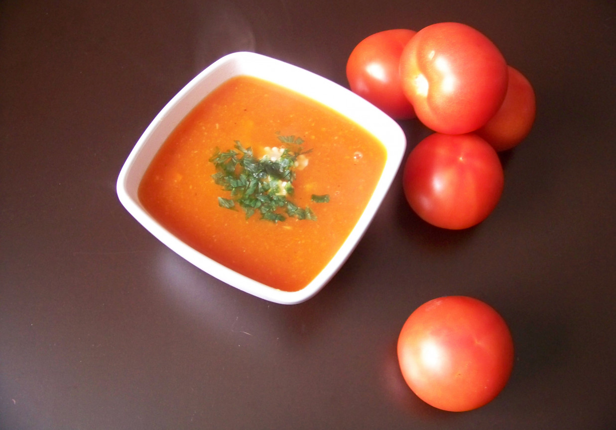 Pomidorowa z papryką foto