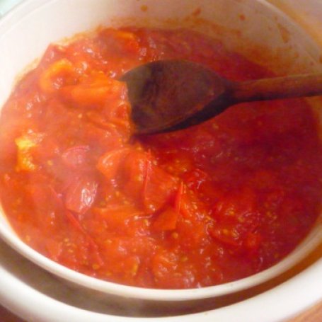 Krok 2 - pomidorowa z ryżem  na przesmażanych pomidorach foto