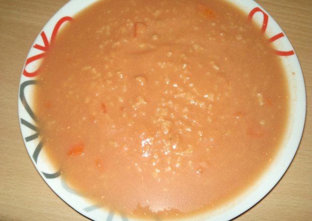 Fotografia przedstawiająca Pomidorowa z ryżem