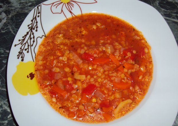 Fotografia przedstawiająca Pomidorowa z soczewicą