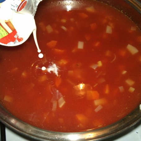 Krok 3 - Pomidorowa z soku z gwiazdkami foto