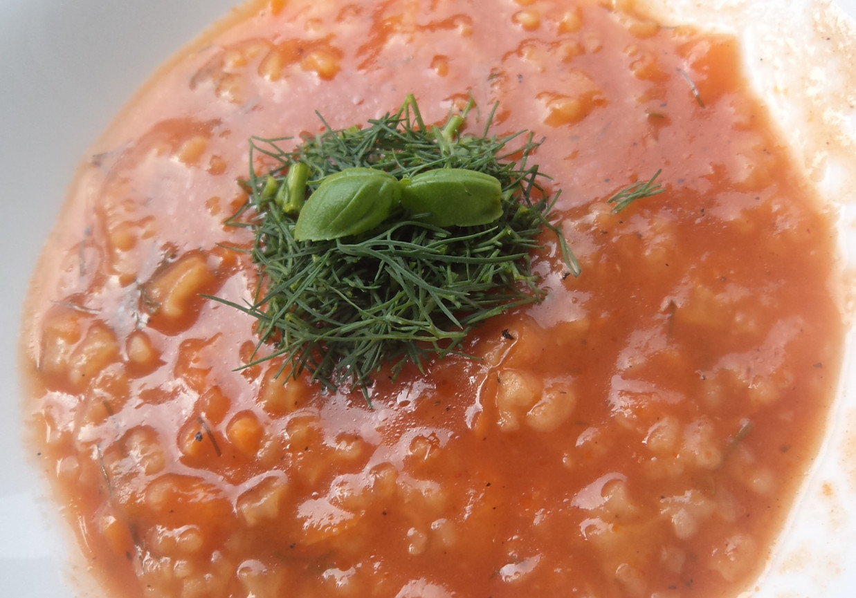 Pomidorowa ze świeżym szpinakiem i koperkiem :) foto