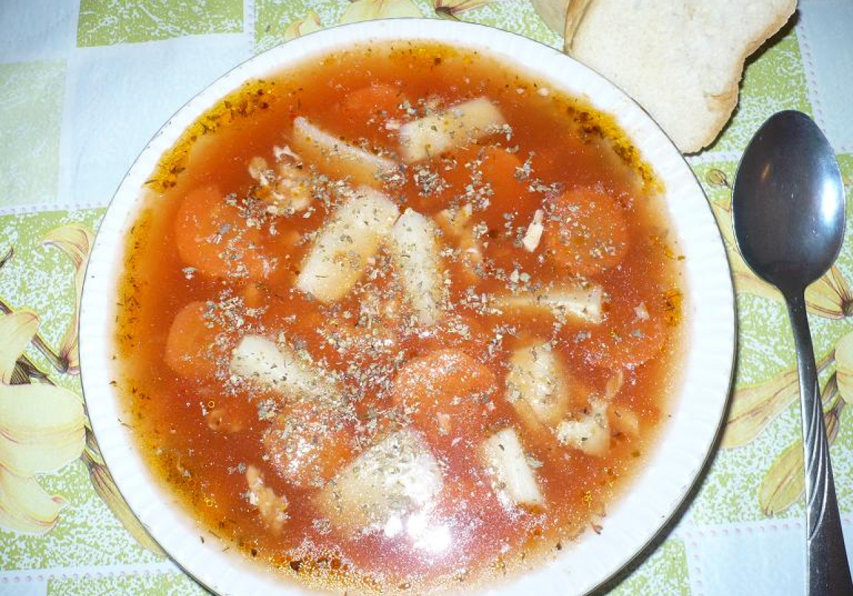Pomidorowa zupa z kurczakiem foto