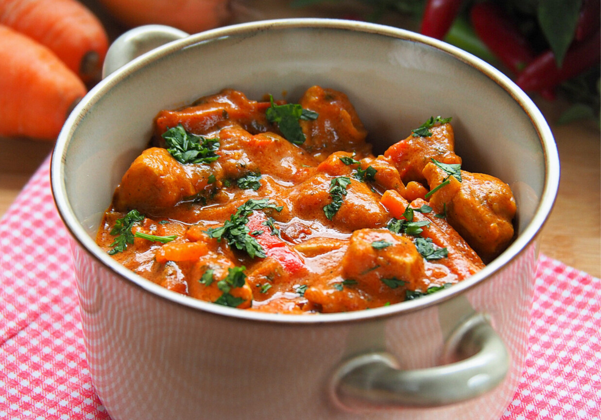 Pomidorowe curry z kurczakiem foto
