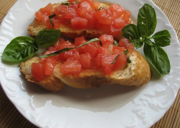 Fotografia przedstawiająca Pomidorowe grzanki Anusi