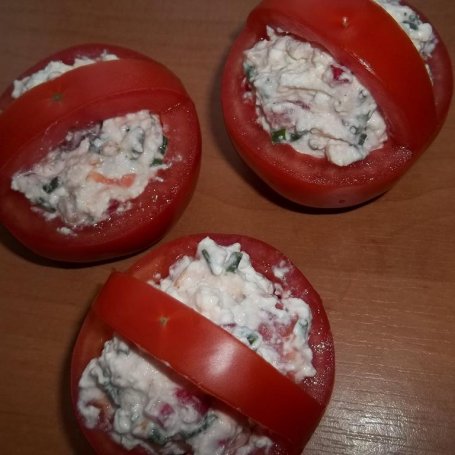Krok 3 - Pomidorowe koszyczki z twarożkiem foto