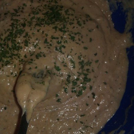 Krok 2 - Pomidorowe muffiny z serem i parówką foto