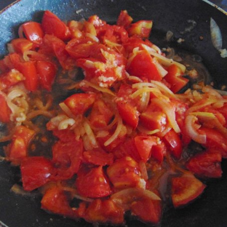 Krok 1 - Pomidorowe śniadanko z grzankami i jajkiem foto
