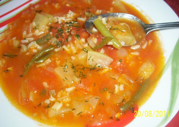 Fotografia przedstawiająca Pomidorówka z cukinią
