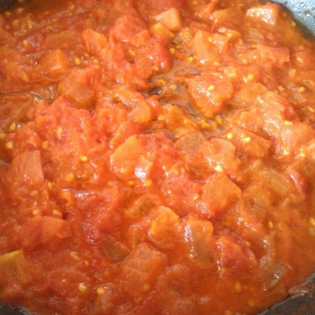 Krok 5 - Pomidorówka z duszonymi pomidorami  foto