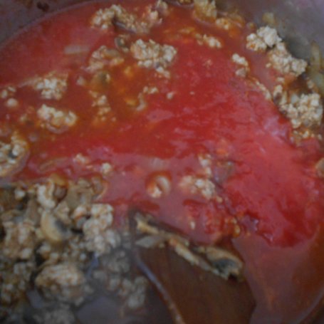 Krok 4 - Pomidorówka z passaty z szynką i pieczarkami foto
