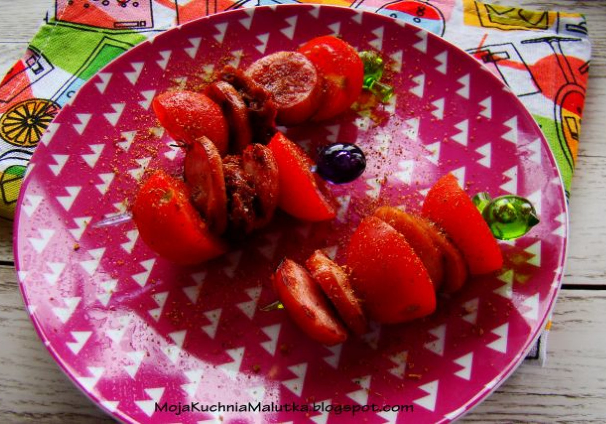 Pomidorowo kiełbaskowe szaszłyki foto