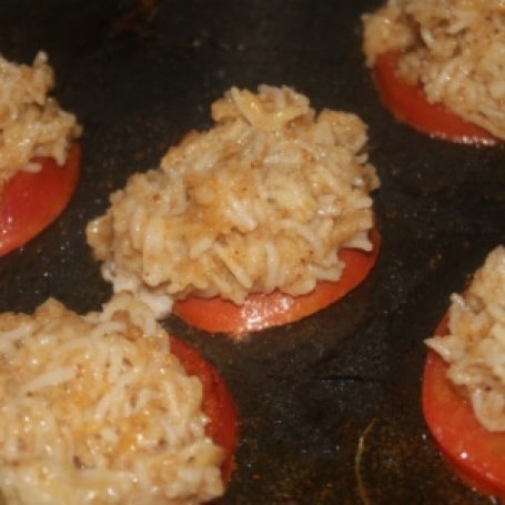 Krok 4 - Pomidorowo-makaronowe placuszki foto