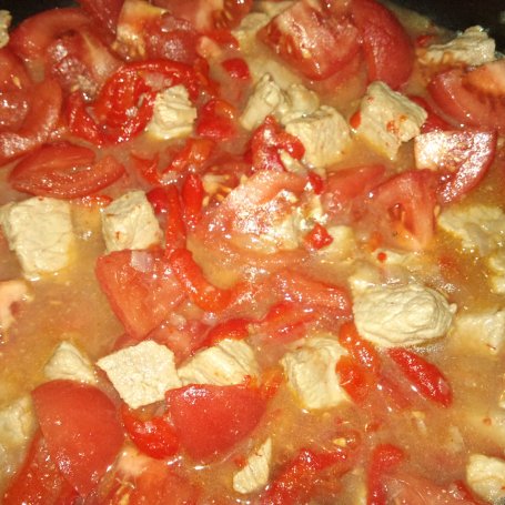 Krok 4 - Pomidorowy gulasz z szynki foto