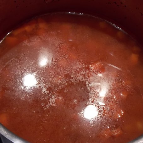 Krok 4 - Pomidorowy krem z sojowymi klopsikami foto