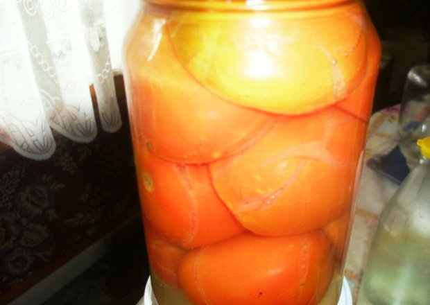 Fotografia przedstawiająca pomidory do słoika