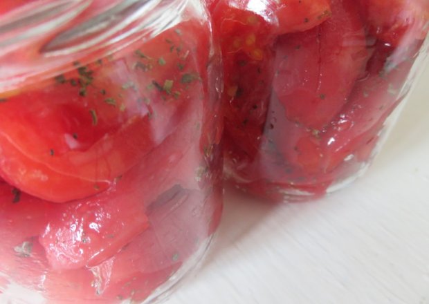 Fotografia przedstawiająca pomidory do słoików na zimę