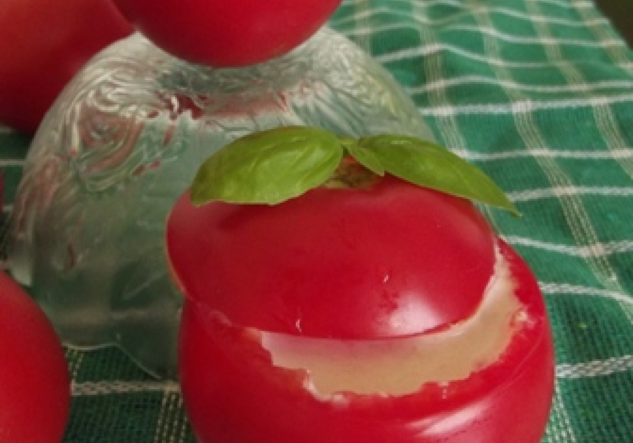 Pomidory faszerowane fetą foto